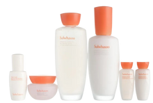 Load image into Gallery viewer, Sulwhasoo Essential Balancing Daily Routine Set- 6 ITEMS (TONER+MOISTURIZER)