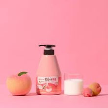 Load image into Gallery viewer, KWAILNARA Milk Body Lotion 560g #Peach
