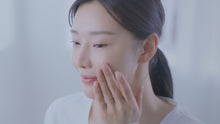 Load and play video in Gallery viewer, COSRX Hyaluronic Acid Hydra Power Essence 100ML

